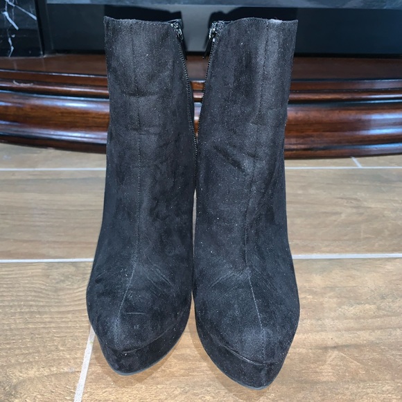 Black ankle boots-suede material - Picture 2 of 9